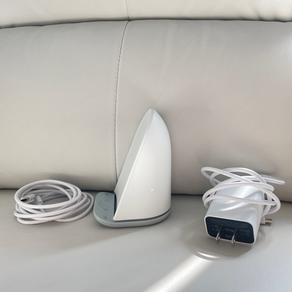 Brand new Google Pixel 7 Pro 256GB Hazel + 2nd G Google Pixel wireless charger - Picture 4 of 5